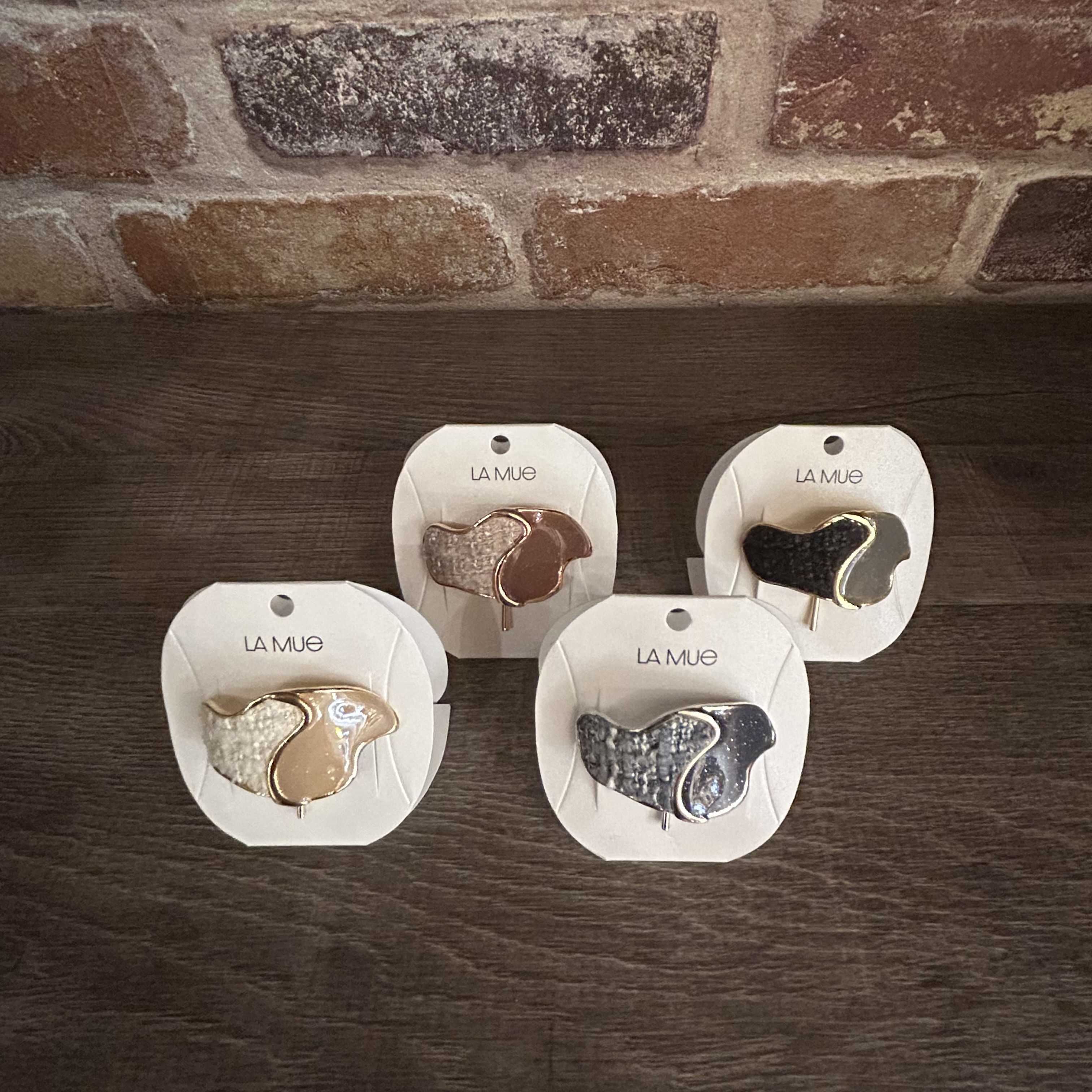 イメージ：ツイードバイカラーフックポニー