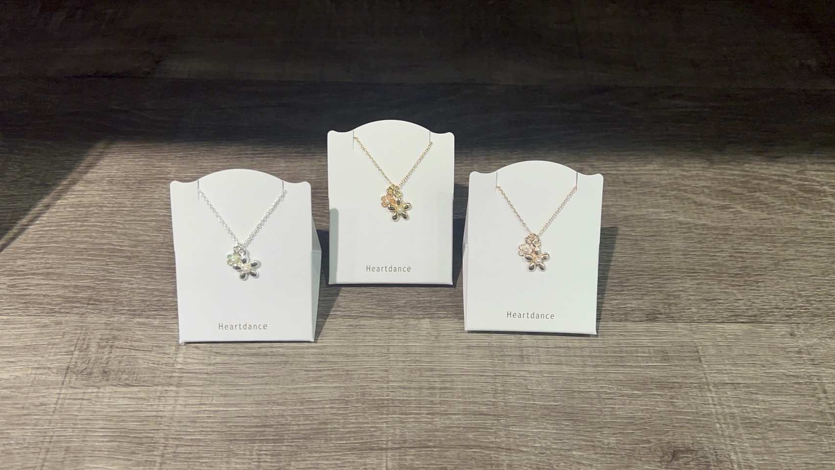 イメージ:フラワーカラーネックレス