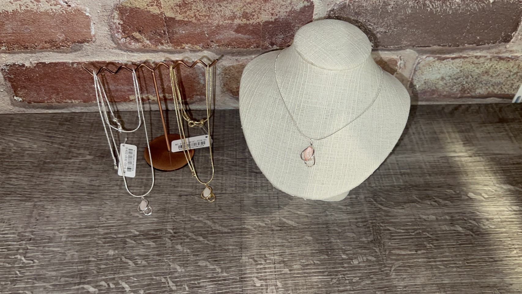 イメージ：ドレープネックレス