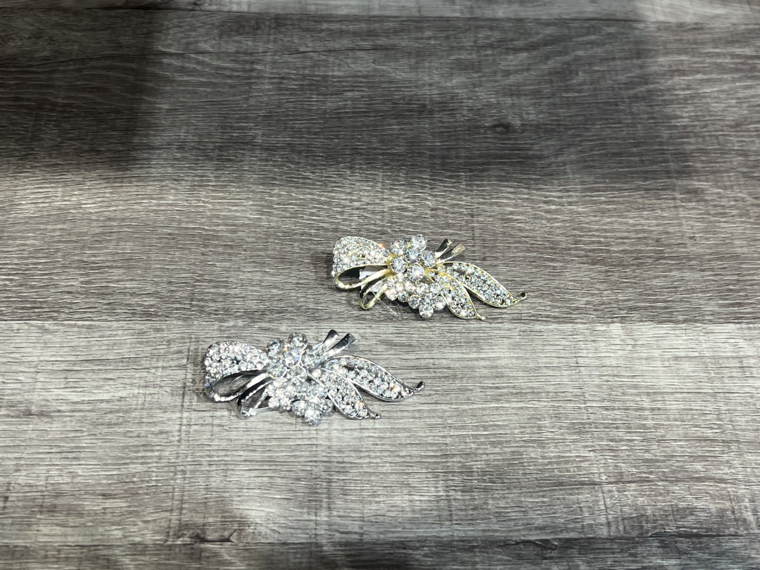 イメージ：装飾ブローチ