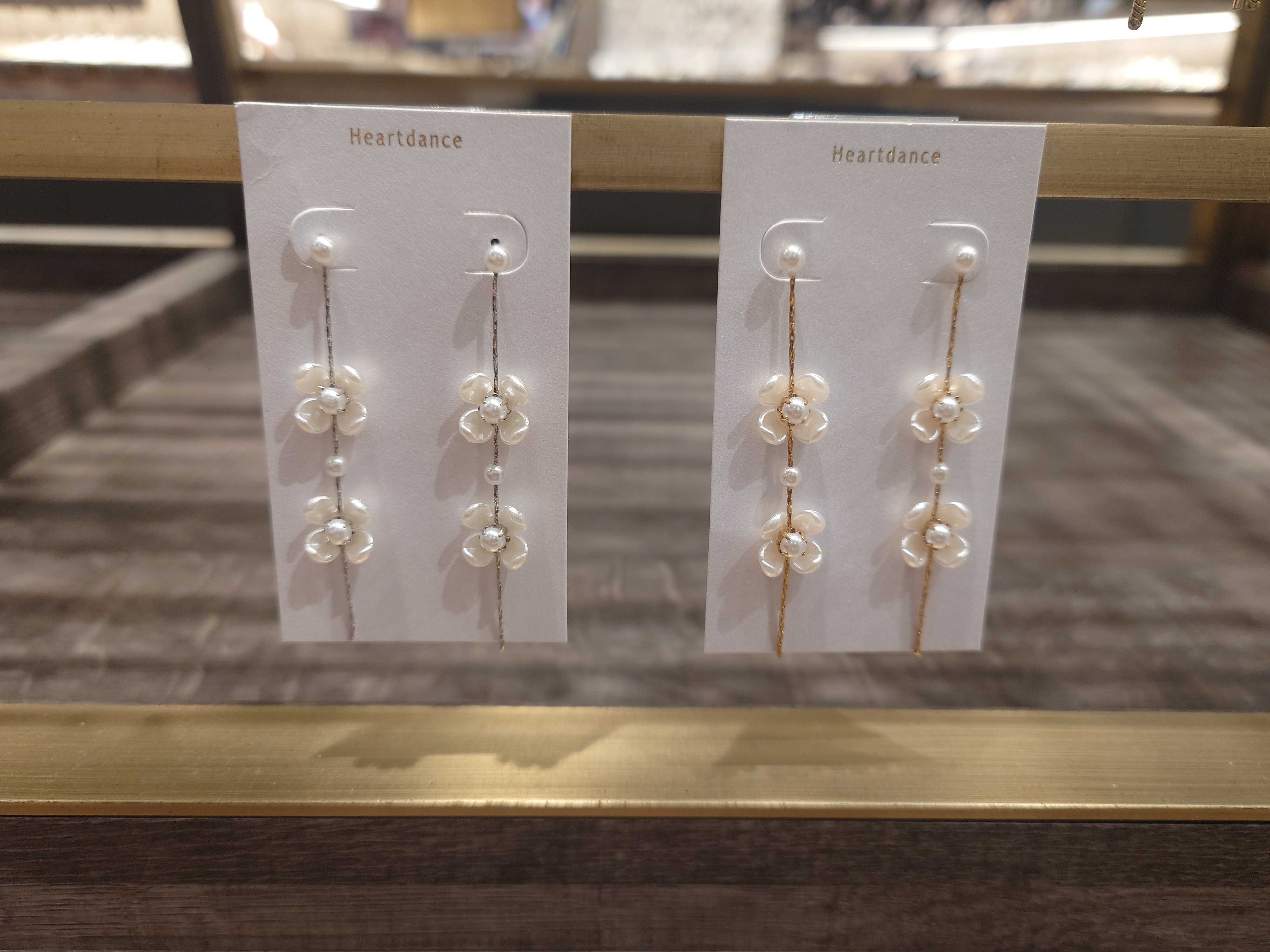 イメージ：パールフラワーロングピアス