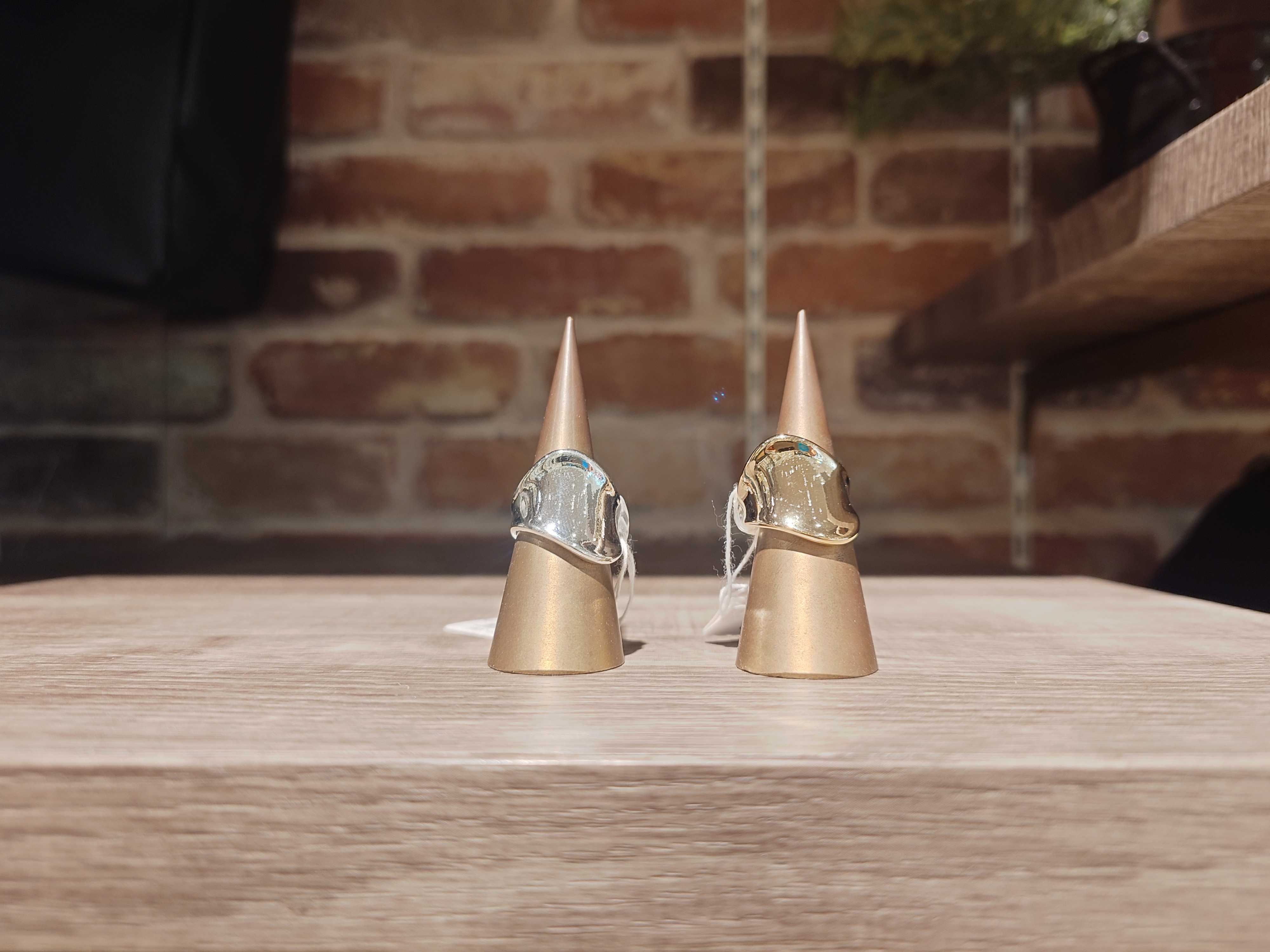 イメージ：ウェーブメタルリング