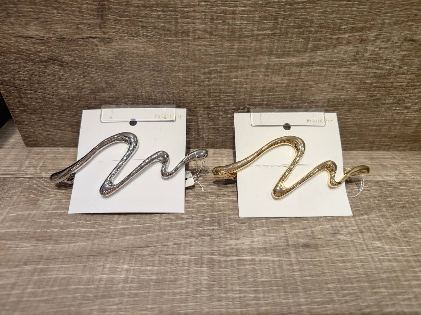 イメージ：ウェーブメタルバレッタ