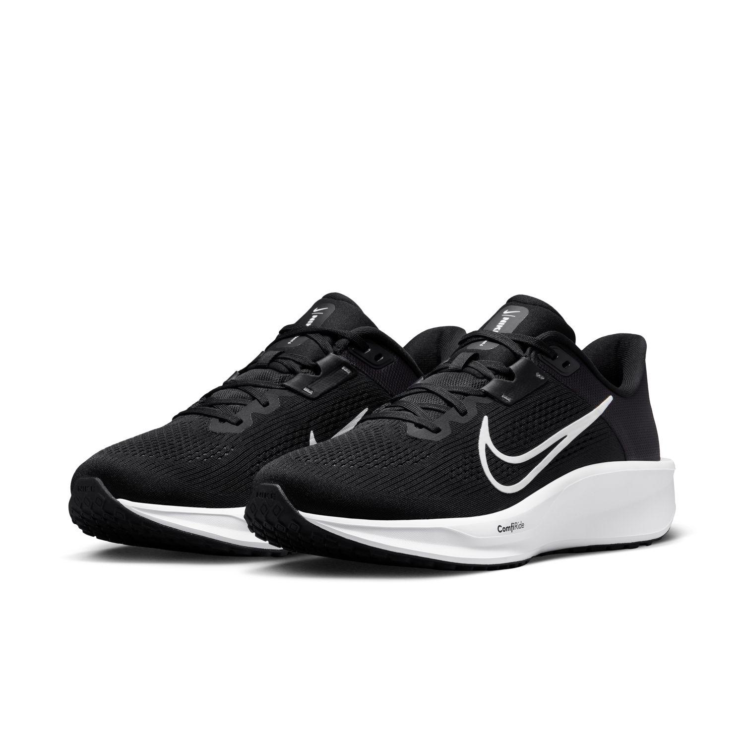 NIKE　ランニングシューズ【QUEST 6】