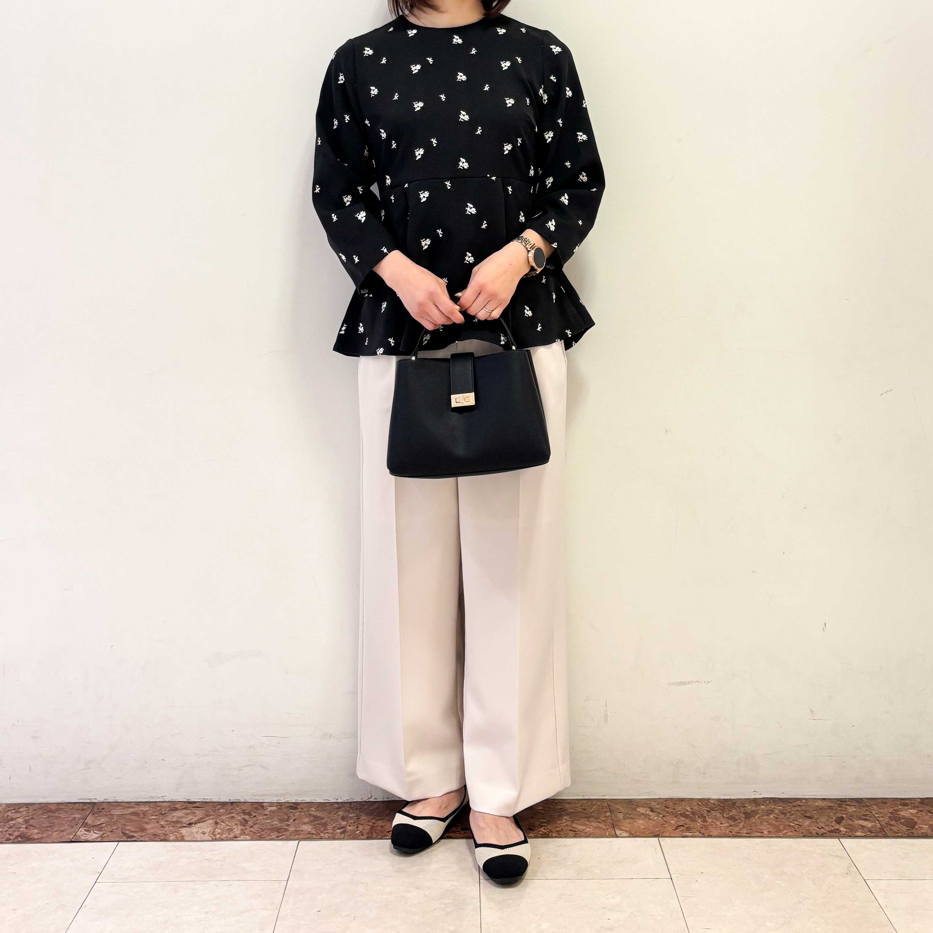 イメージ：ペプラムブラウス