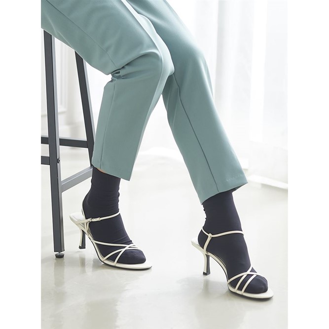 イメージ：【秋のイチオシ商品】うっとりする履き心地のもっちり無地ソックス