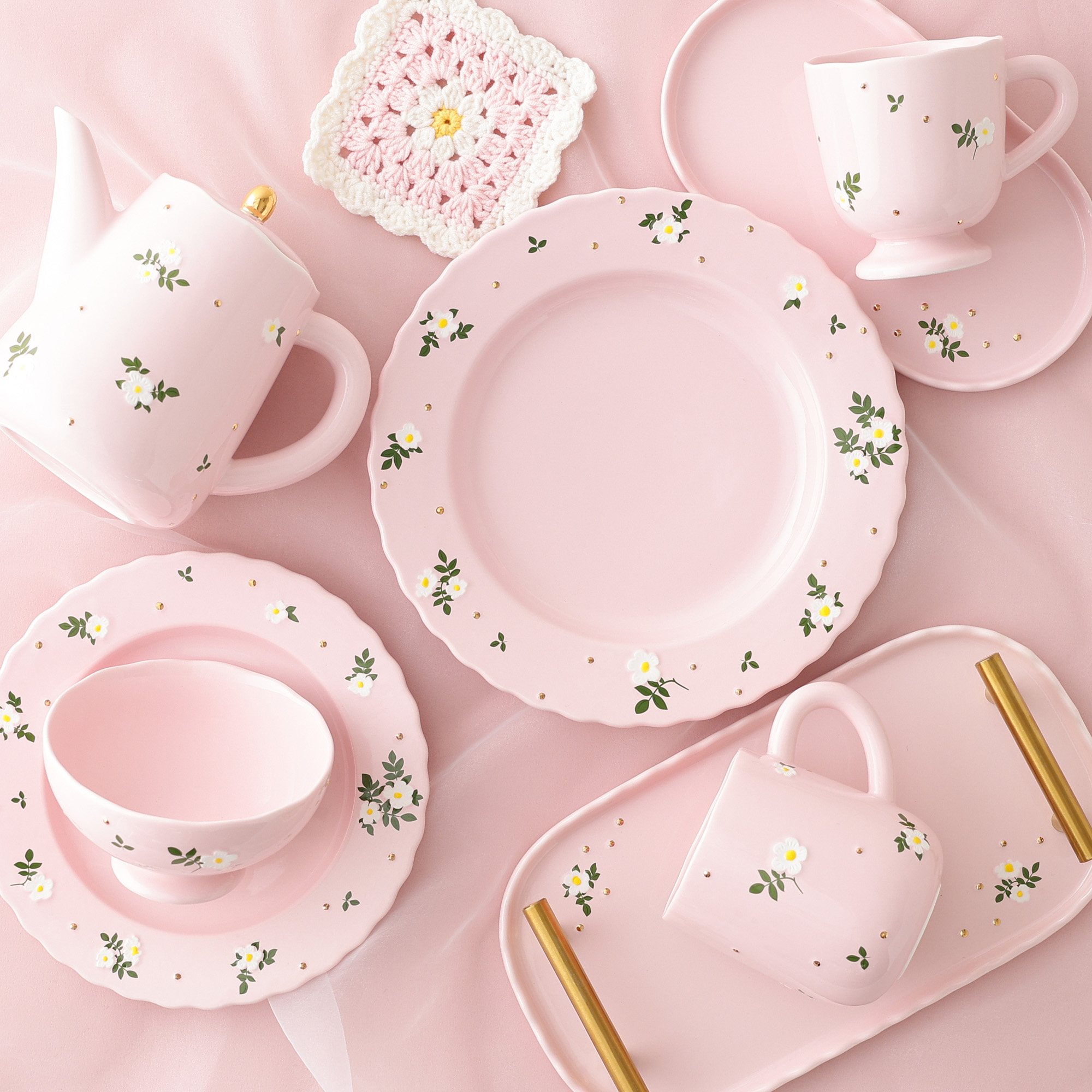 イメージ：＼秋の楽しむカフェタイムを楽しめるアイテムを9月26日(金)より展開／