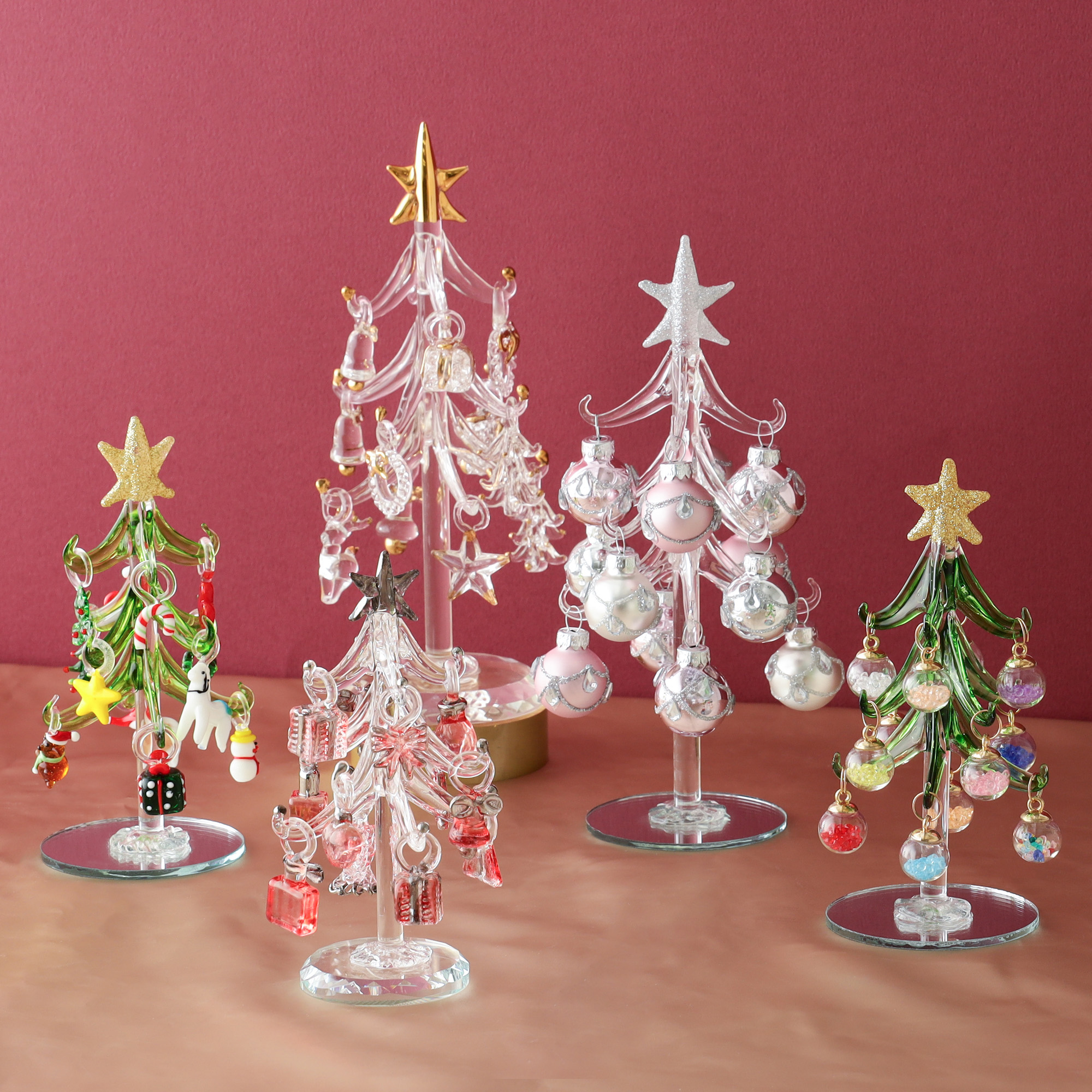 イメージ：クリスマスムードを高めてくれる、ガラスのツリー