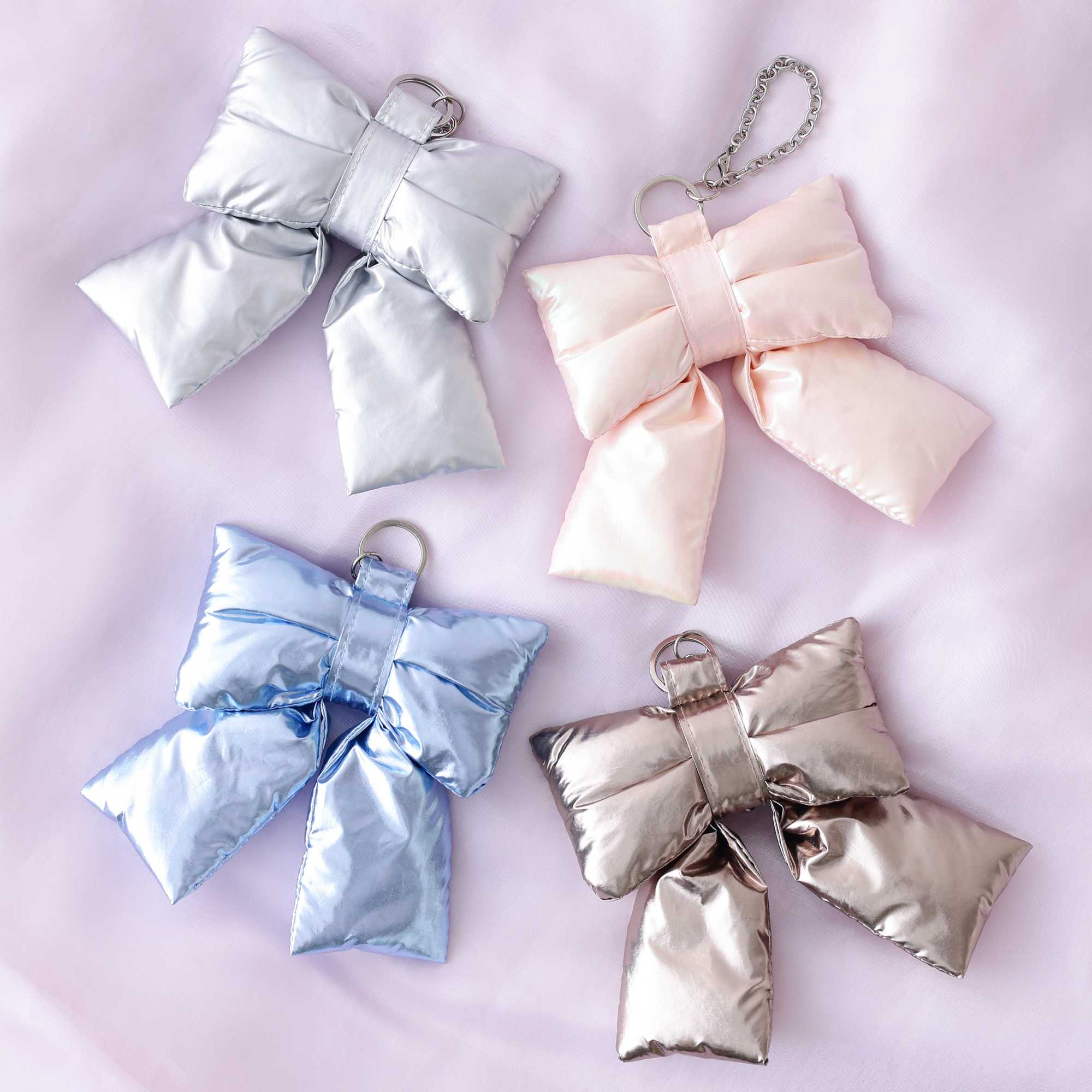 イメージ：リボン型のバッグチャームエコバッグ