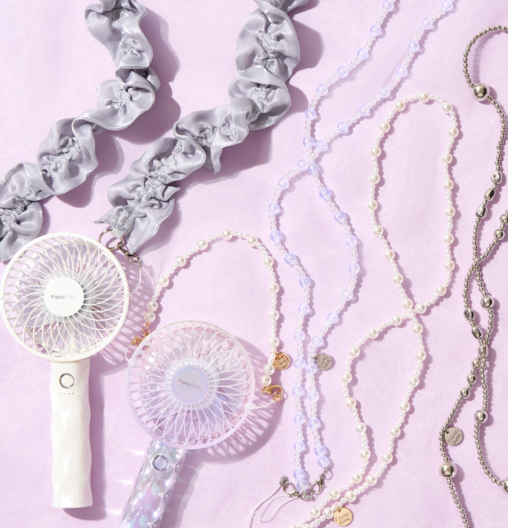 イメージ：ハンディファンをおしゃれに持ち運べるストラップが今年も登場(^^♪