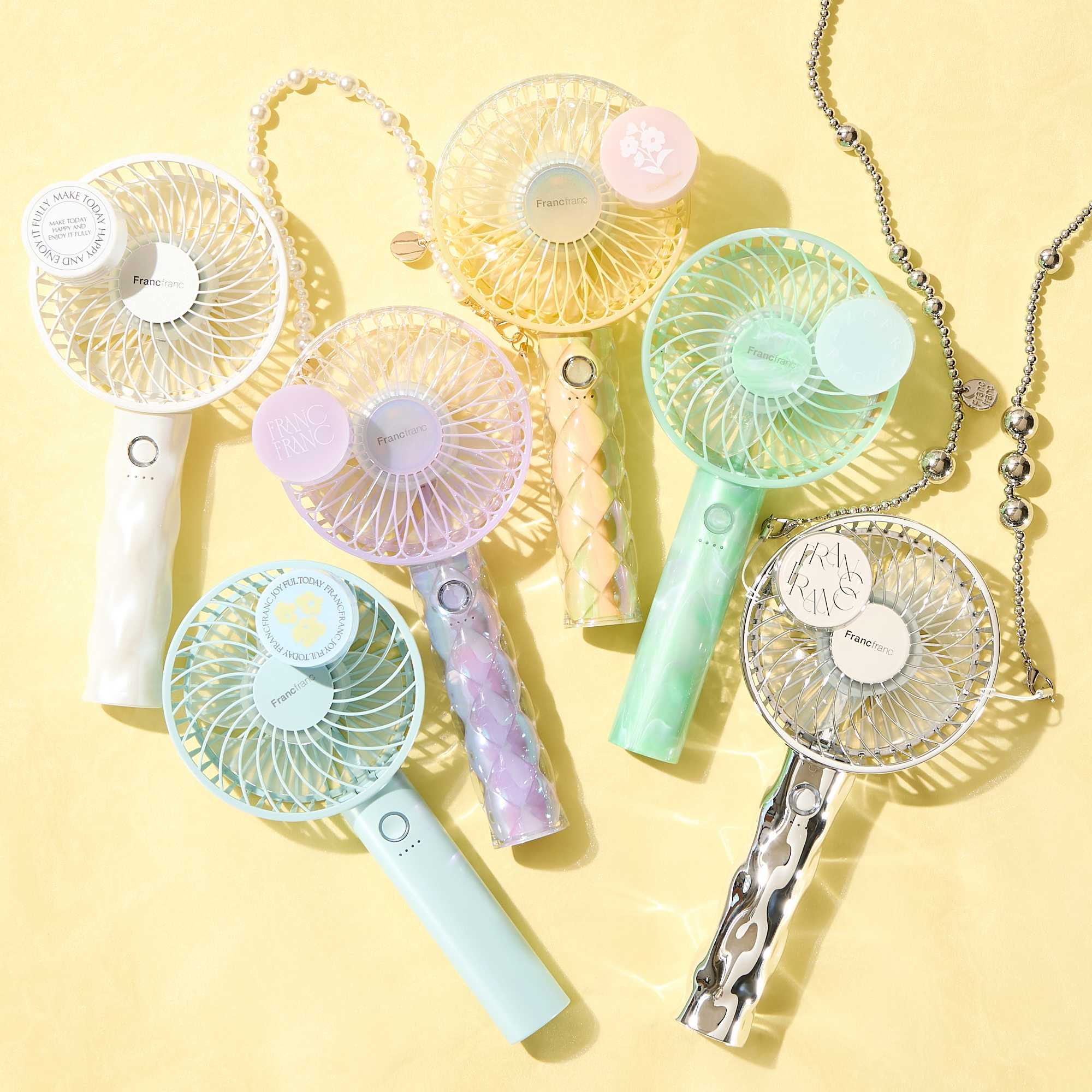 イメージ：ハンディファンに取り付けて楽しめる、香り付きクリップが登場☆