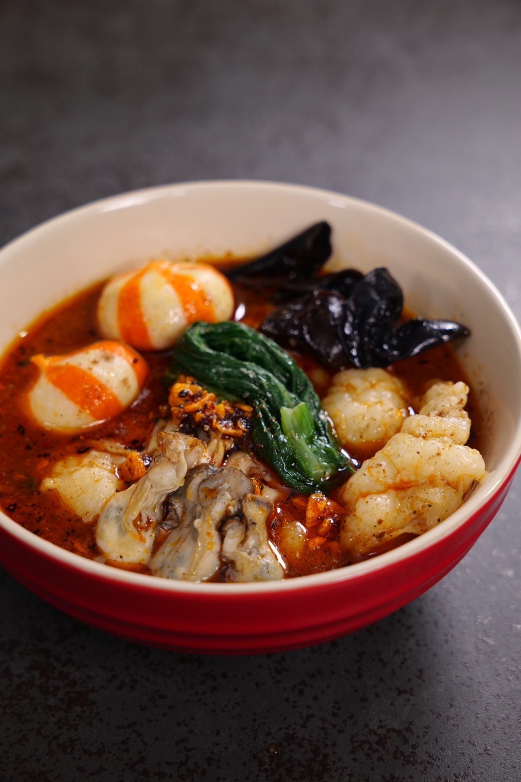 牛ホルモンと牡蠣の麻辣湯